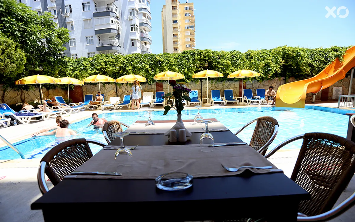 Lara Dinc Hotel