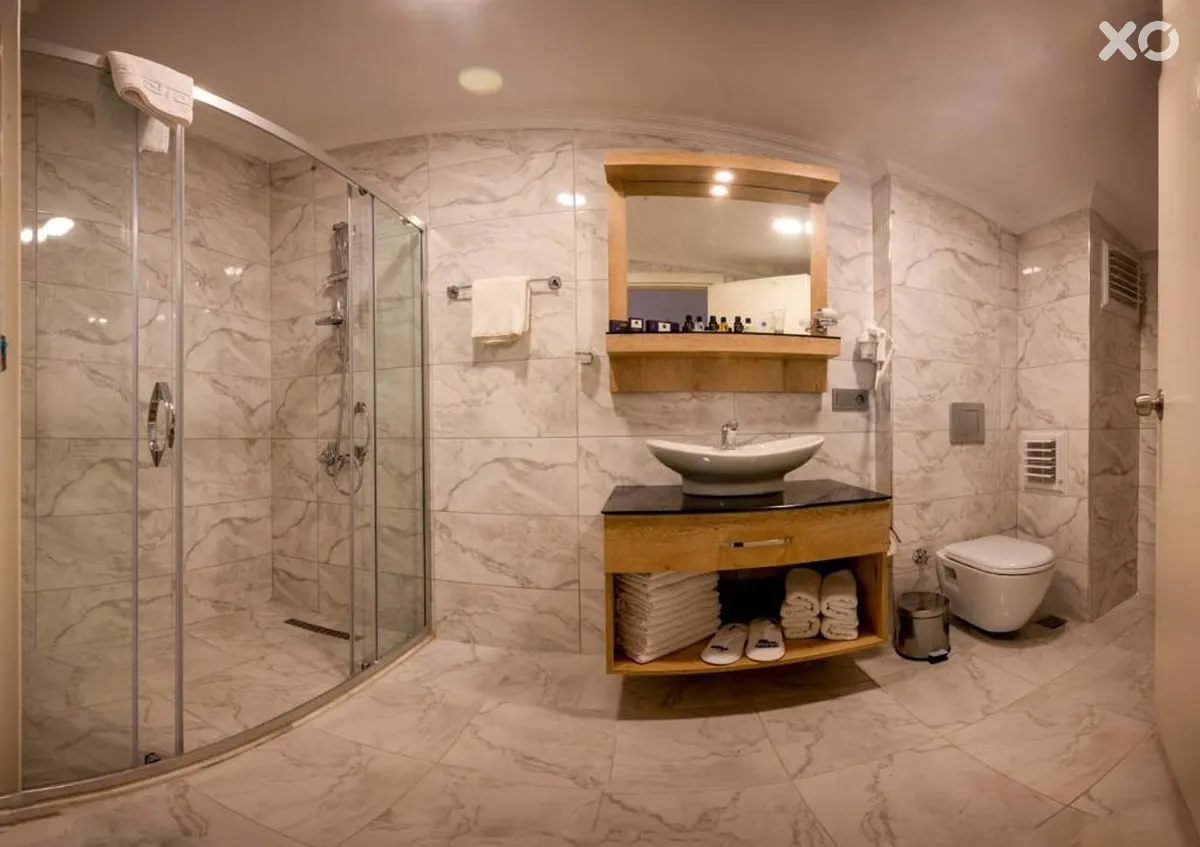 Porta Romanos Hotel