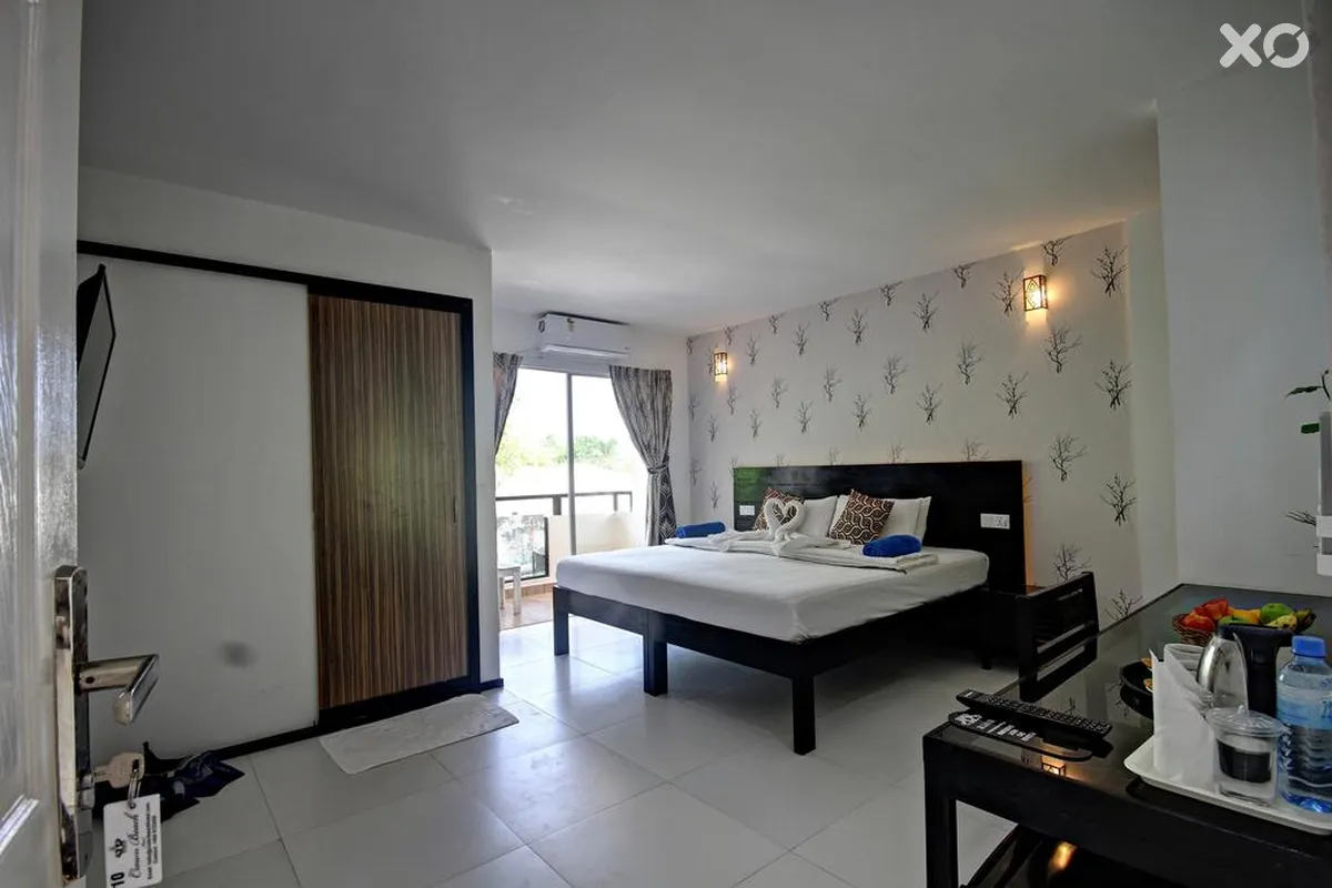Crown Beach Hotel