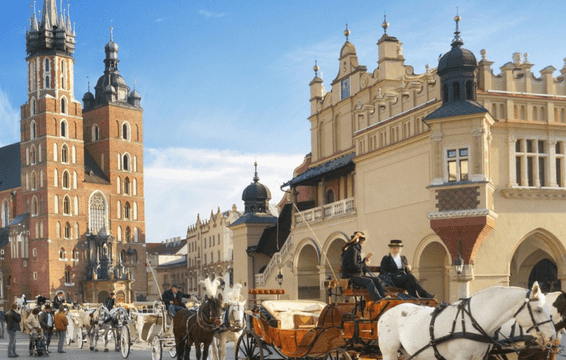 Центральна Європа без зайвих клопотів! Старі квартали, собори та комфортна дорога