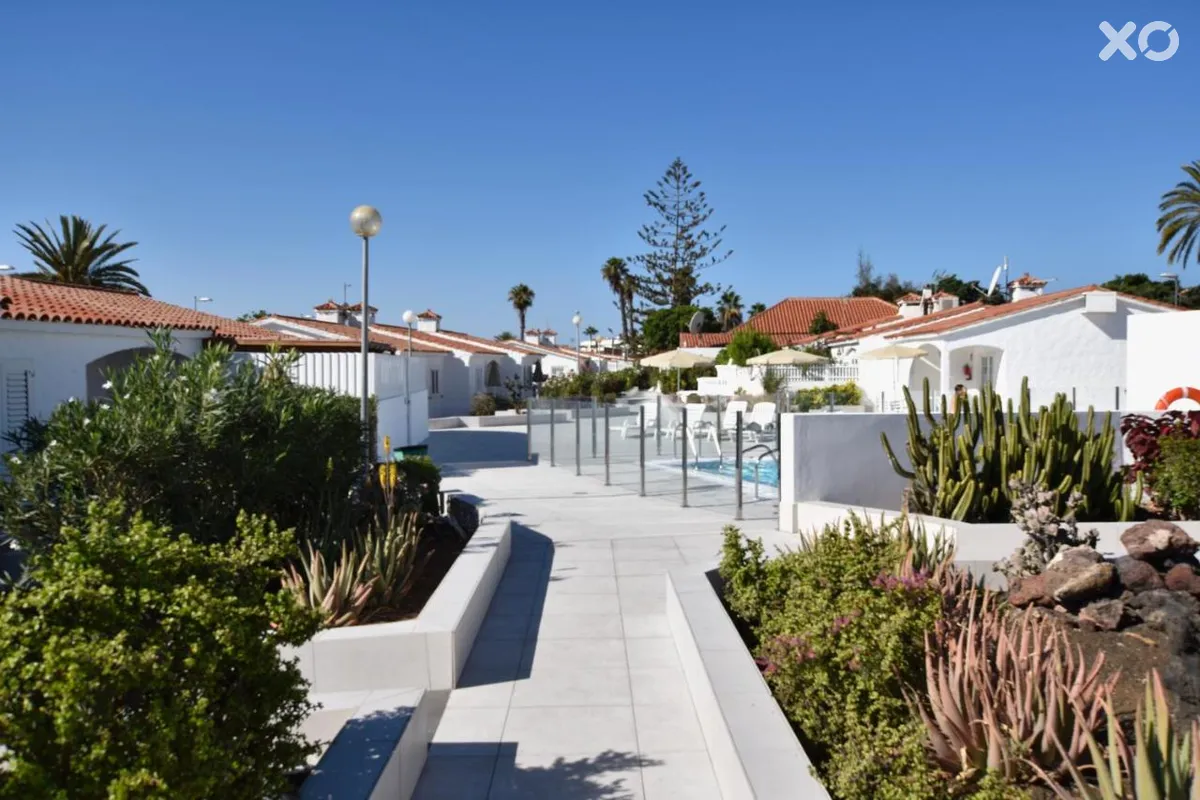 Adonis Bungalows