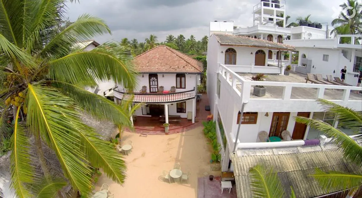 Royal Beach Hotel & Restaurant