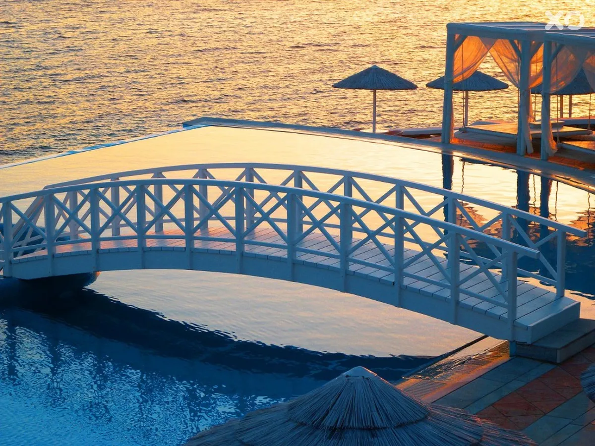 Saint John Hotel & Villas
