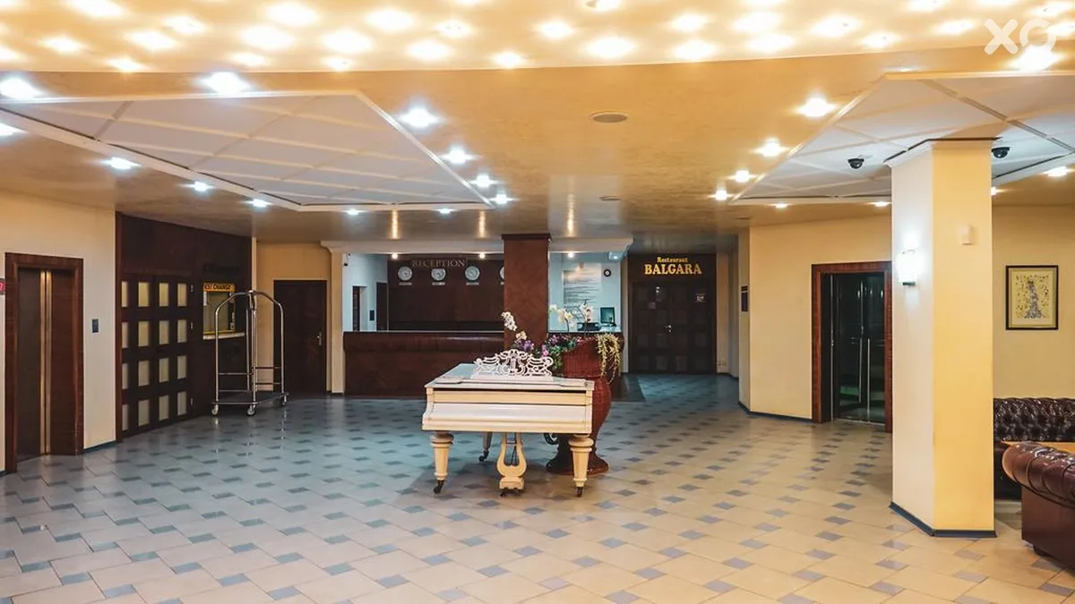 Grand Hotel Nirvana