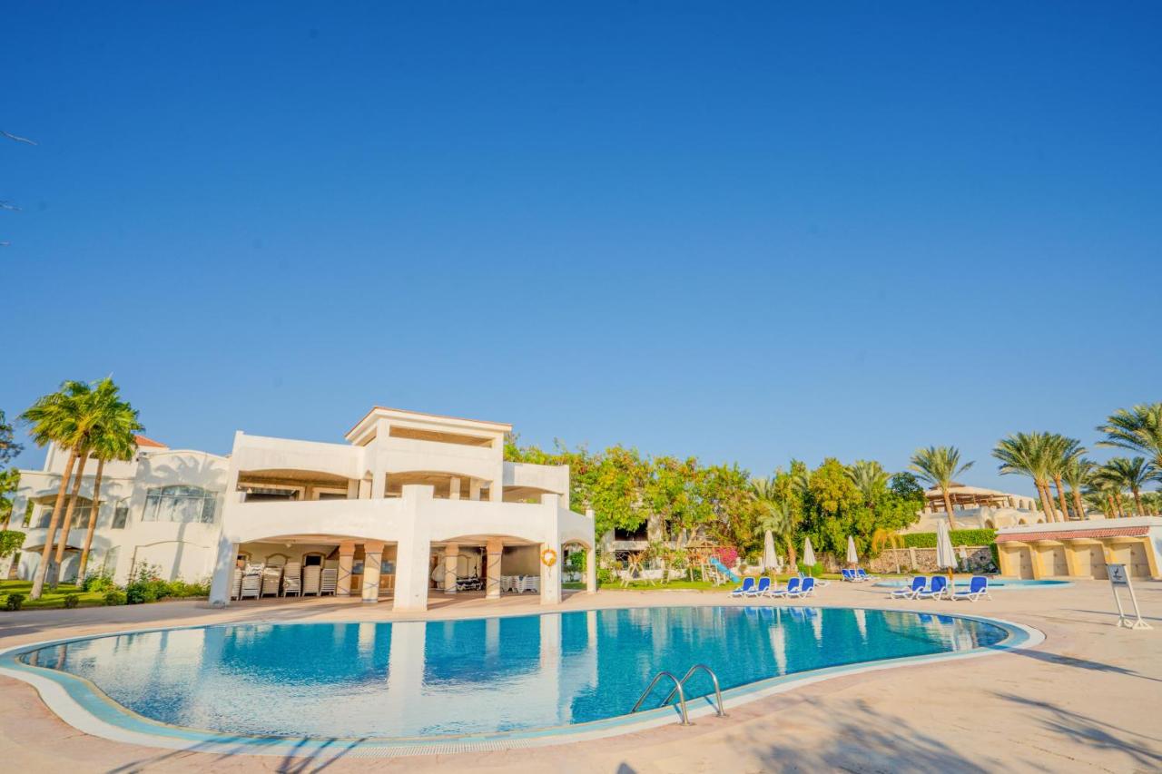 Ivy Cyrene Island Resort