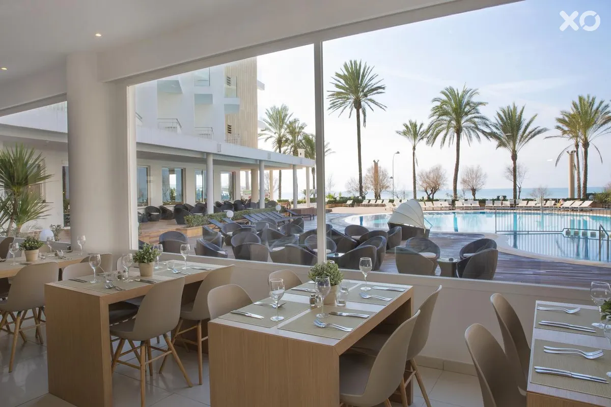 HM Tropical Hotel