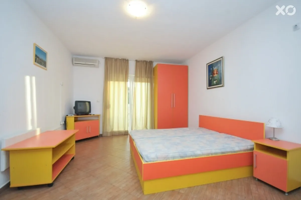 Medin Orange Apartments