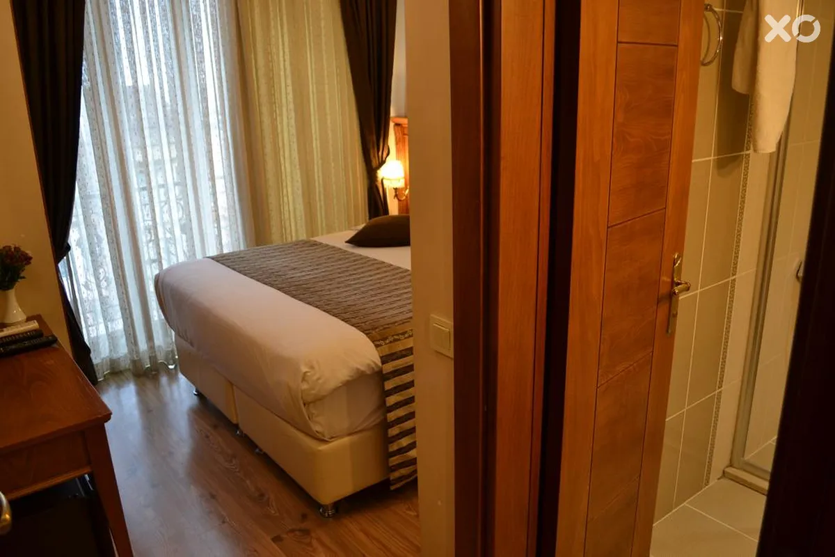 Seven Days Hotel