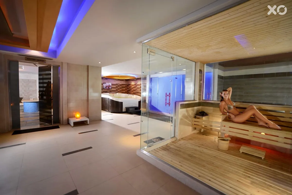 Albatros White Beach Resort