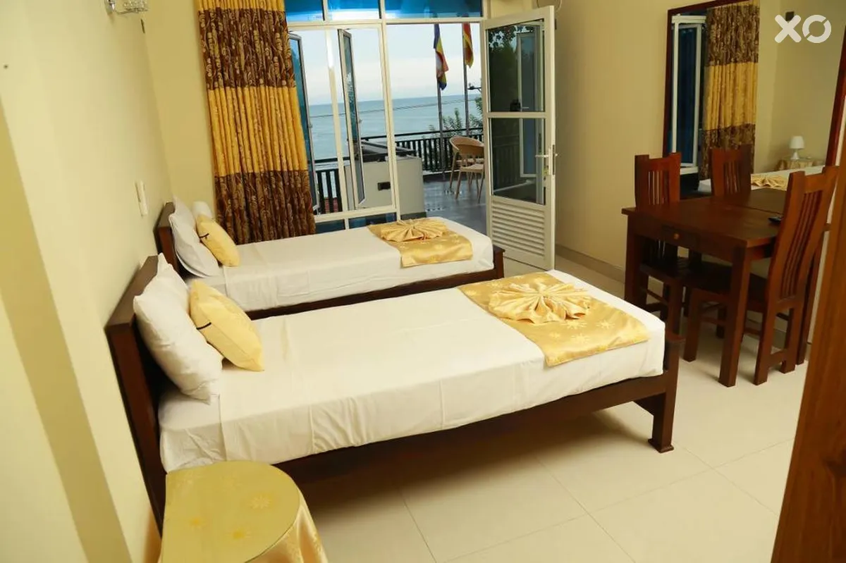 Queens Beach Hotel
