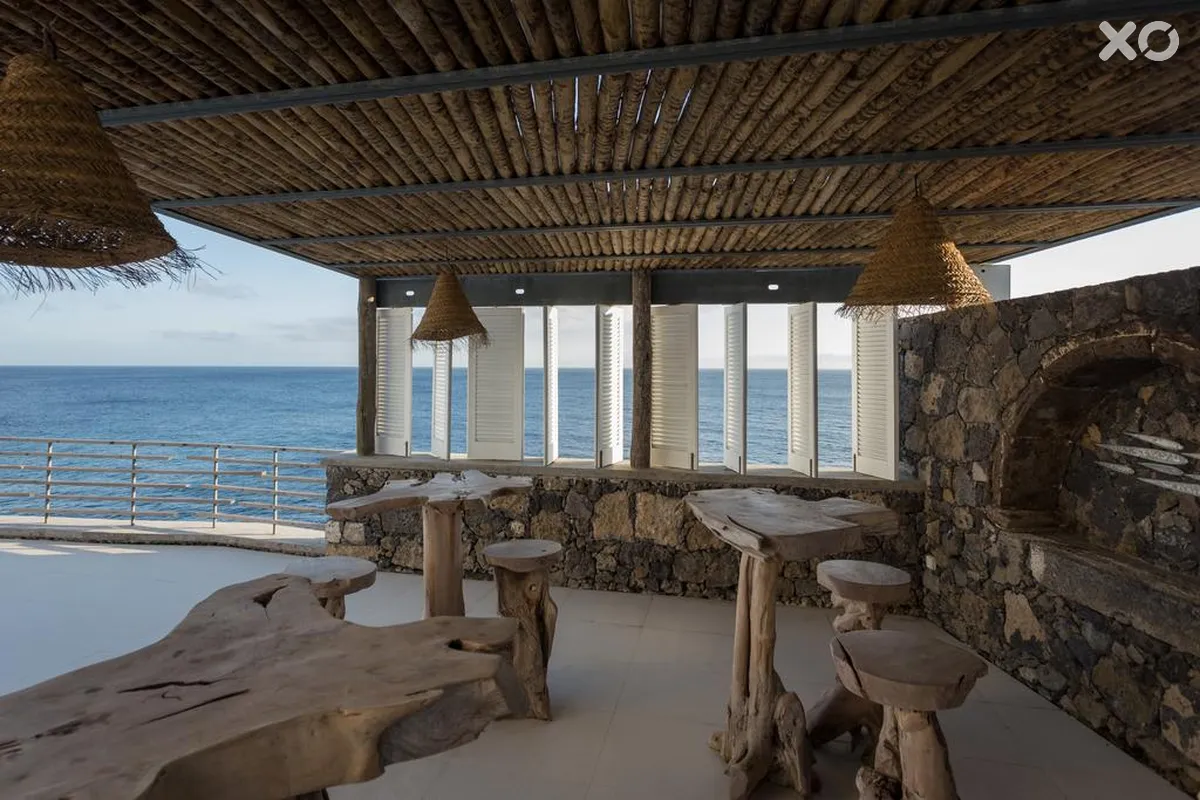 White Exclusive Suites & Villas