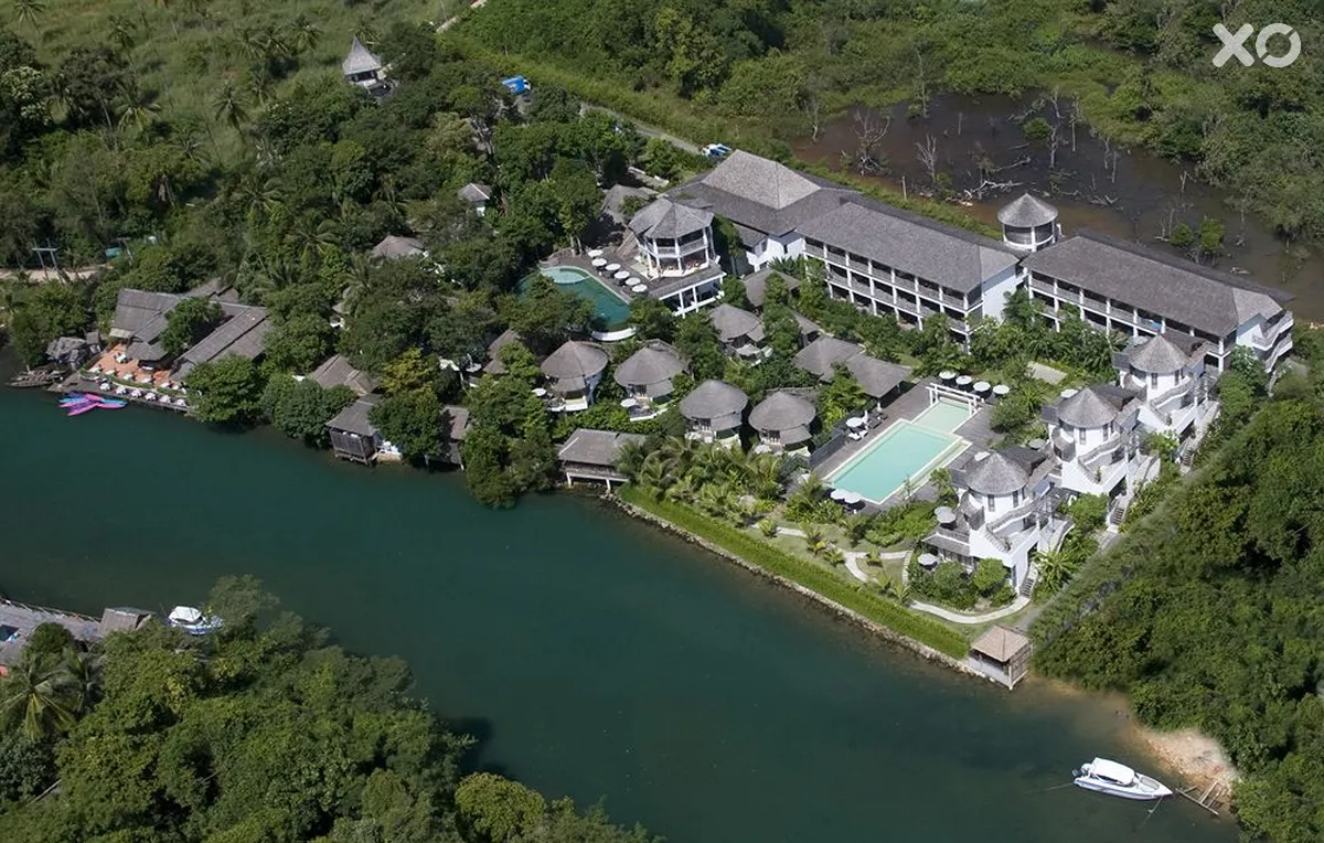 Aana Resort & Spa