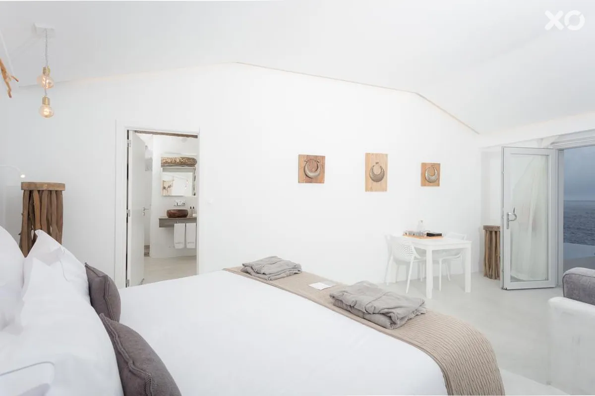 White Exclusive Suites & Villas