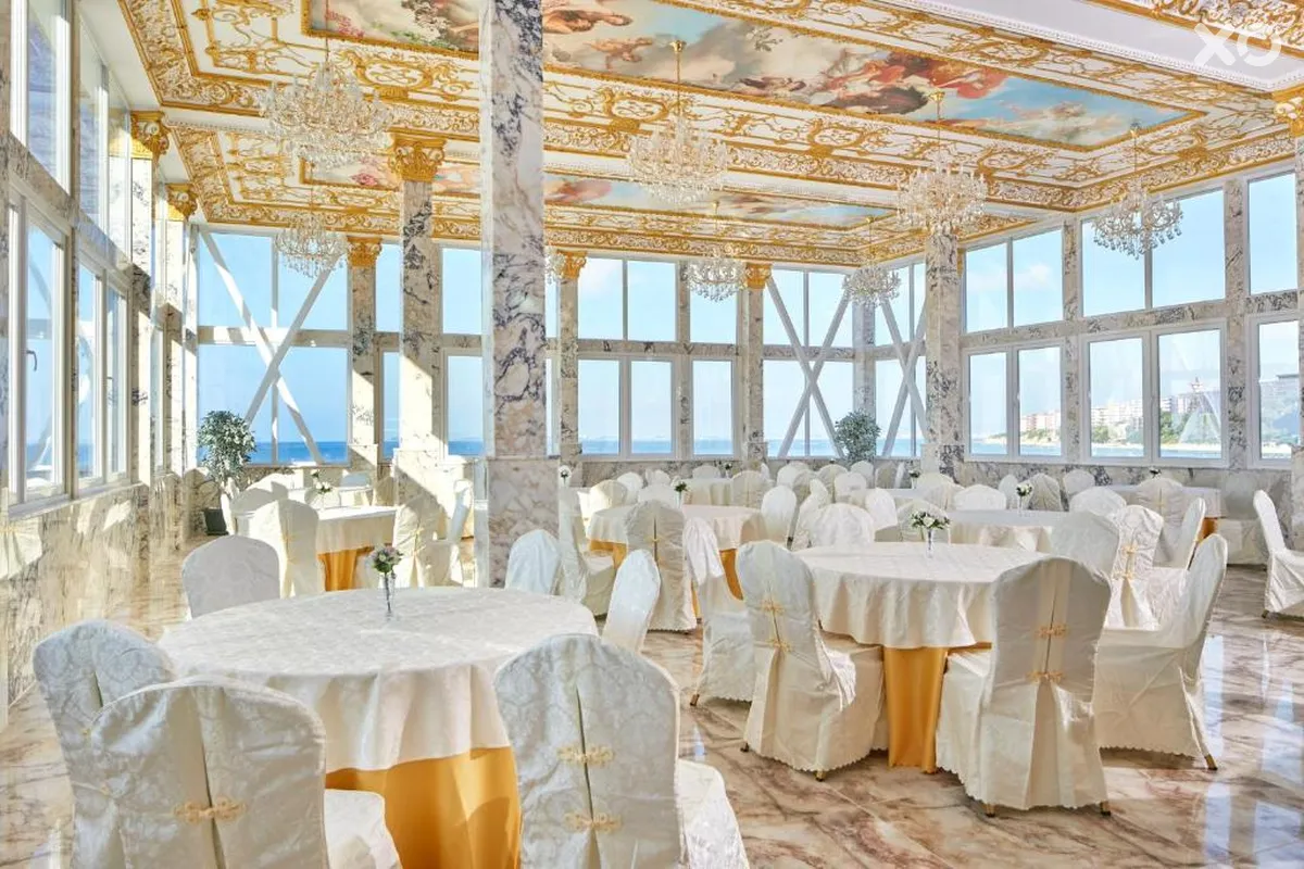 Amore Beach Hotel