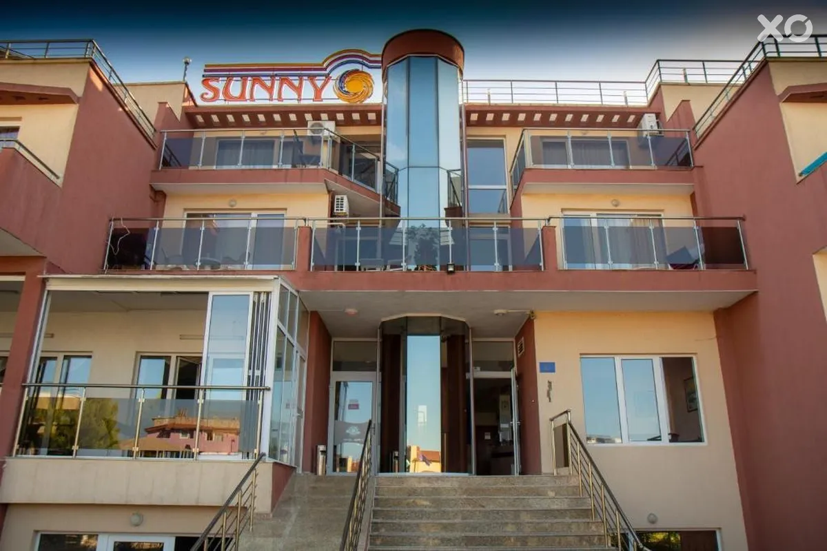 Sunny Hotel