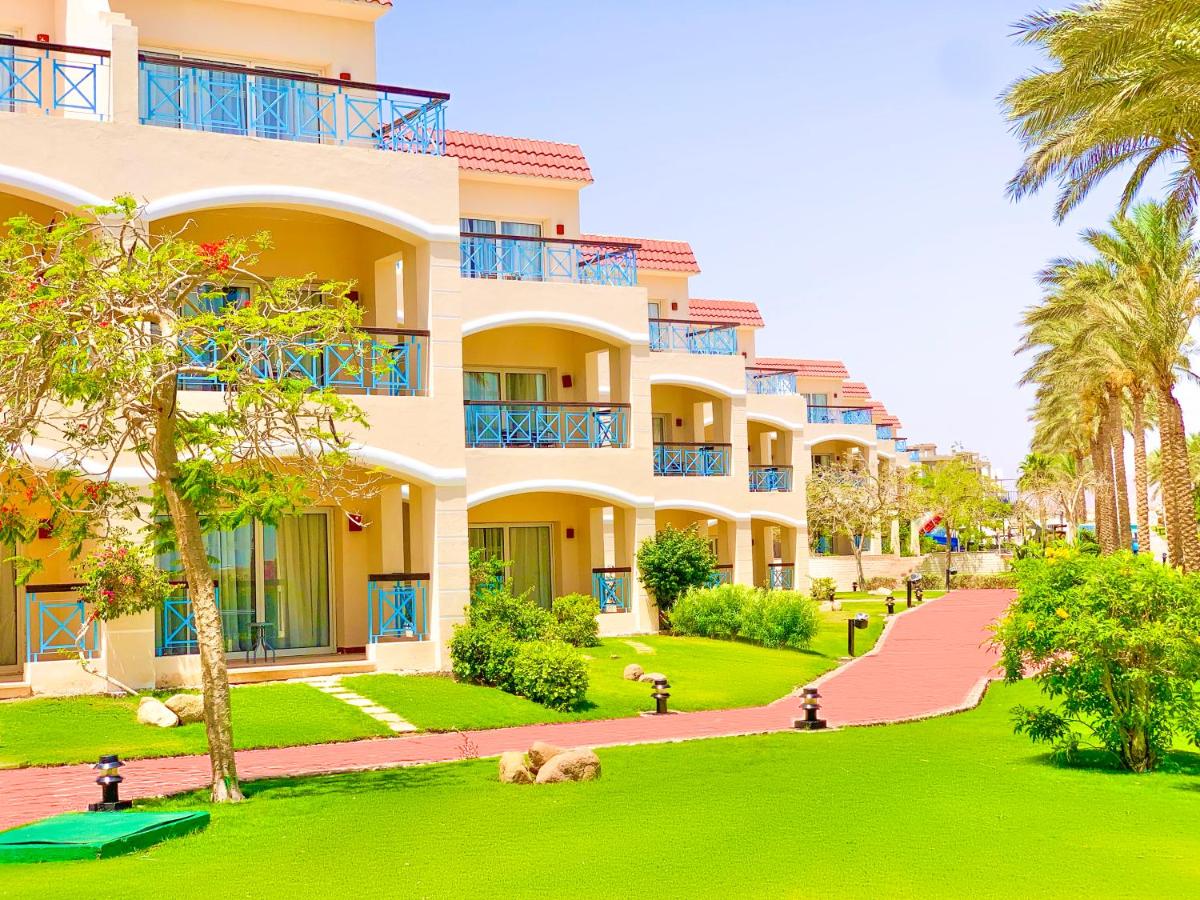 Ivy Cyrene Island Resort