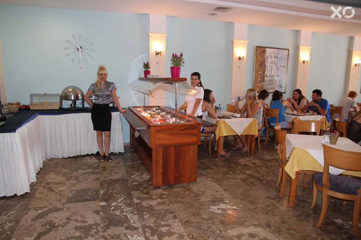 Astron Hotel
