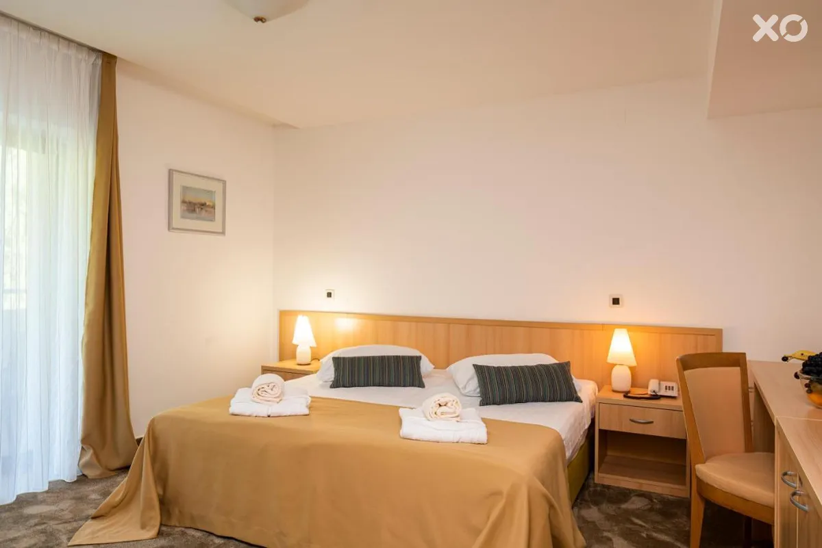 Flores Hotel