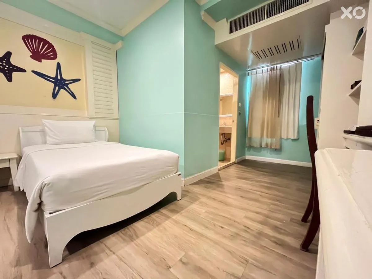 B Buri Hotel