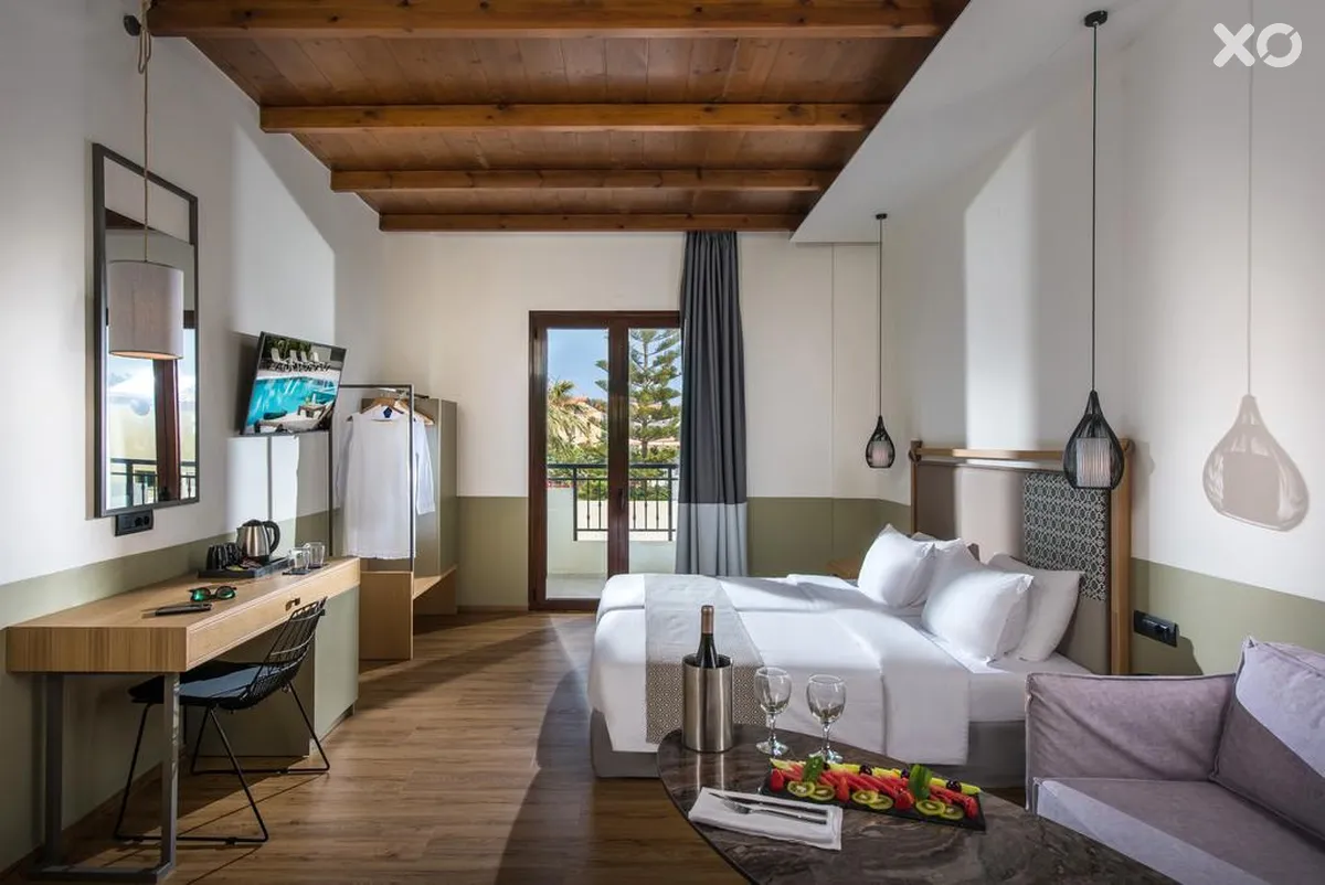 Petousis Hotel & Suites