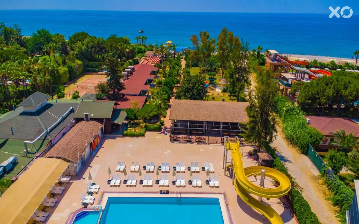 Clover Magic Garden Beach Hotel