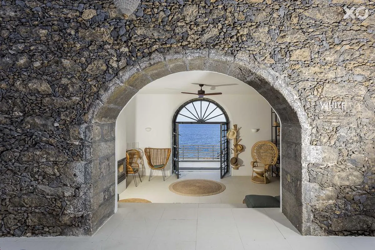 White Exclusive Suites & Villas