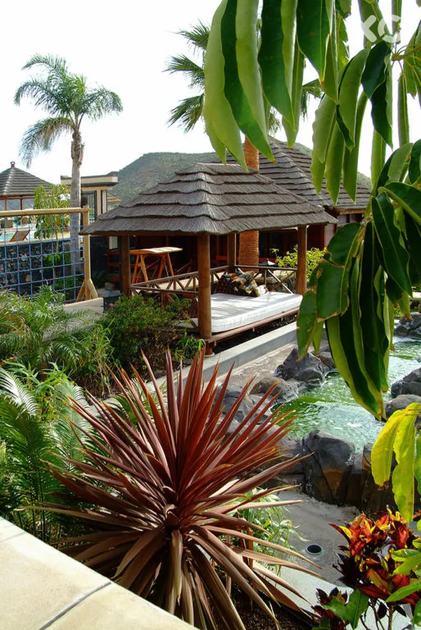 Regency Country Club Apartments & Suites