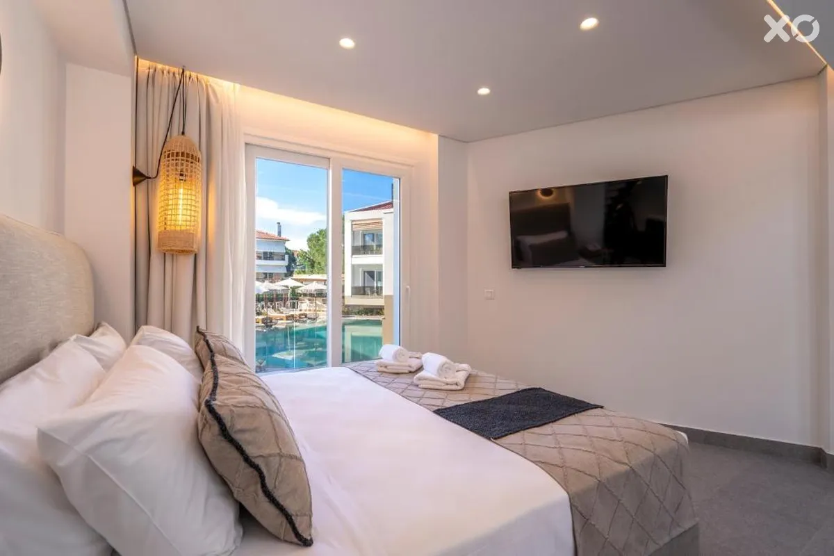 Mirablue Luxury Residences