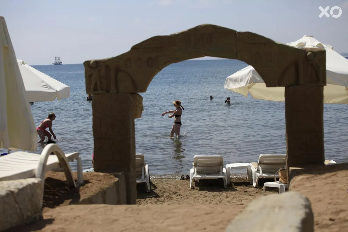 Leda Beach Hotel