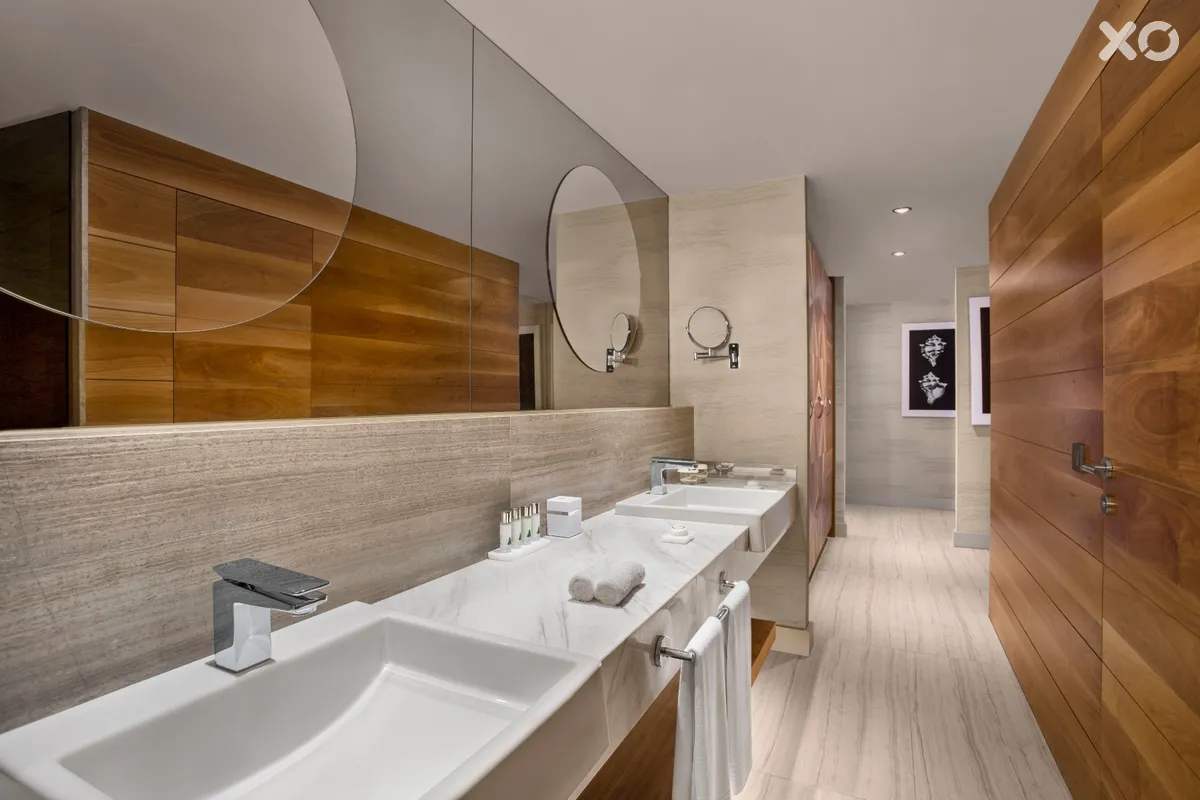 Acanthus Cennet Barut Collection