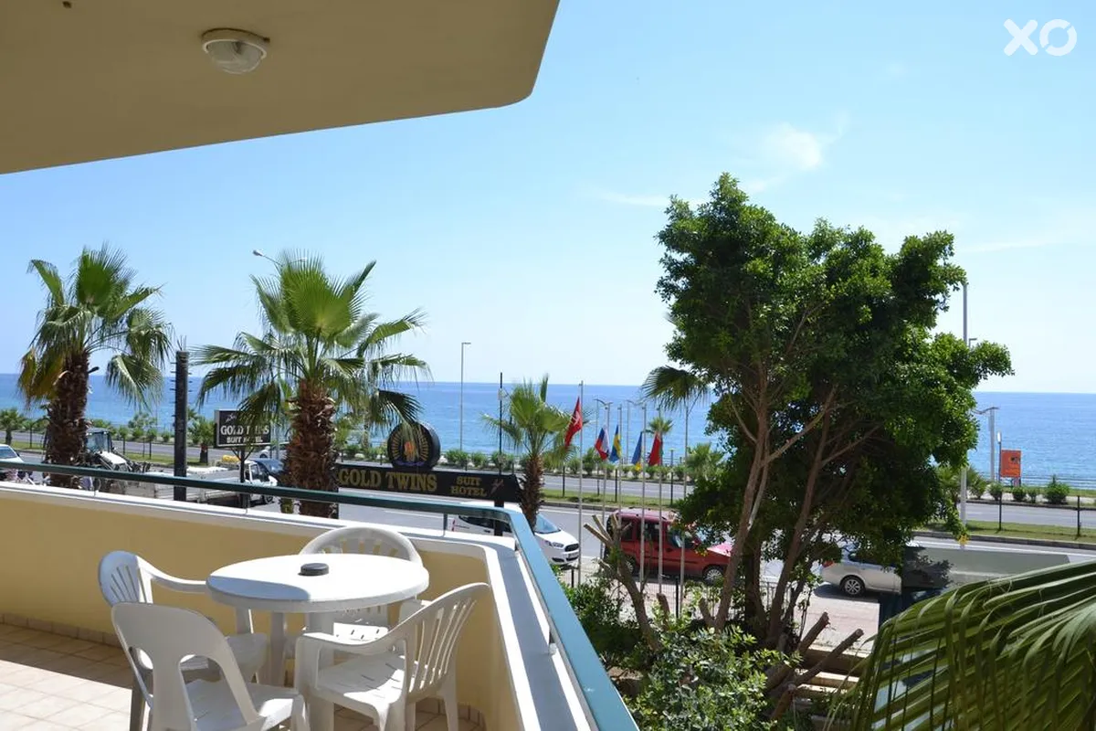 Gold Twins Family Beach Hotel