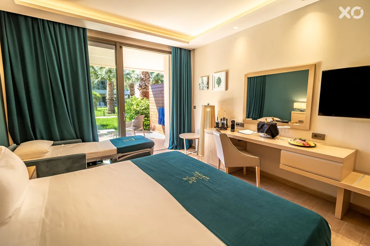 Almyros Beach Resort & Spa