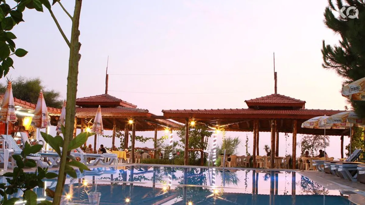 As Queen Beach Hotel