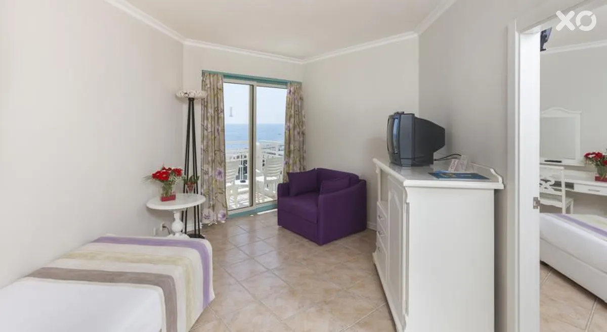 Iz Flower Side Beach Hotel