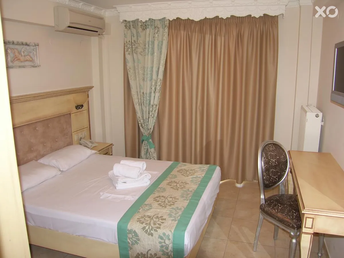 Parthenon Hotel