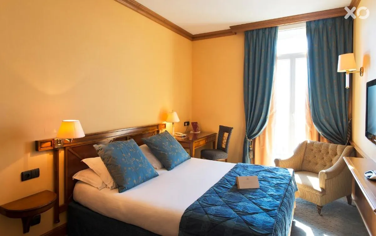 West End Promenade Hotel