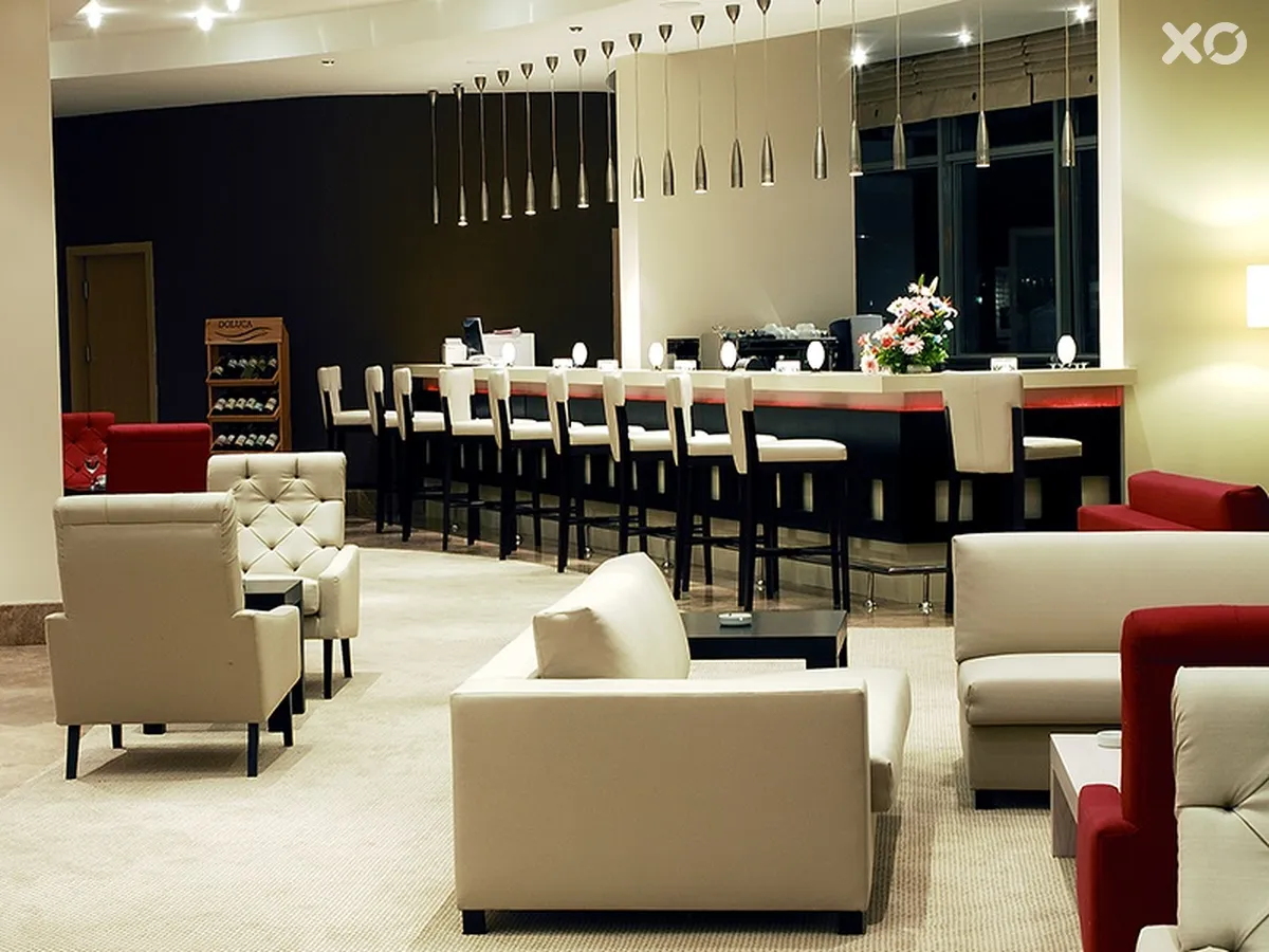 Charisma De Luxe Hotel