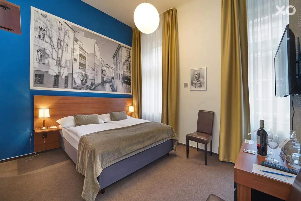Metropolitan Old Town Hotel