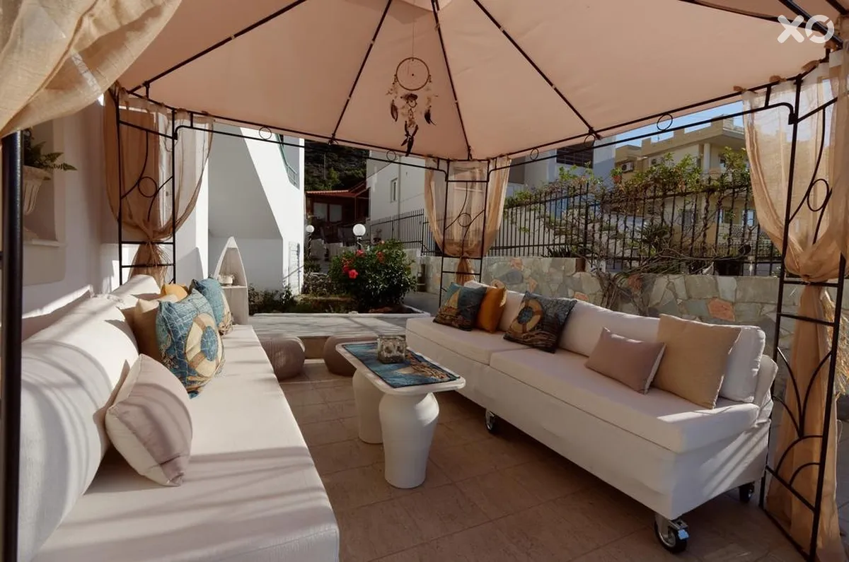 Aglaia Apartments