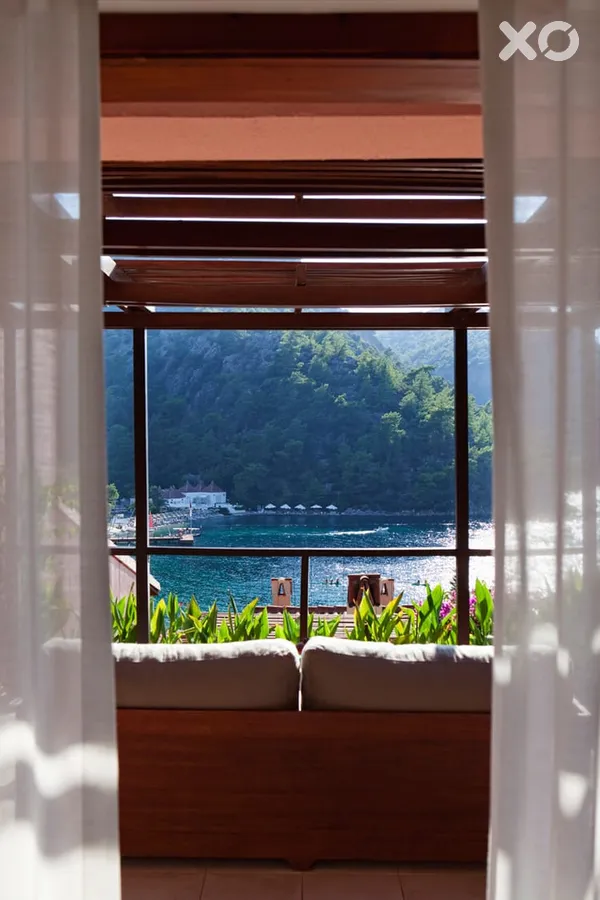 Hillside Beach Club