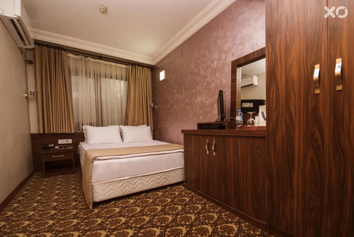 Elan Hotel