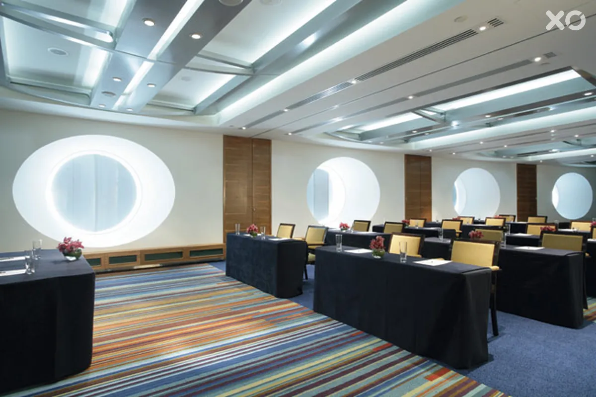 Jumeirah Beach Hotel & Beit Al Bahar Villas
