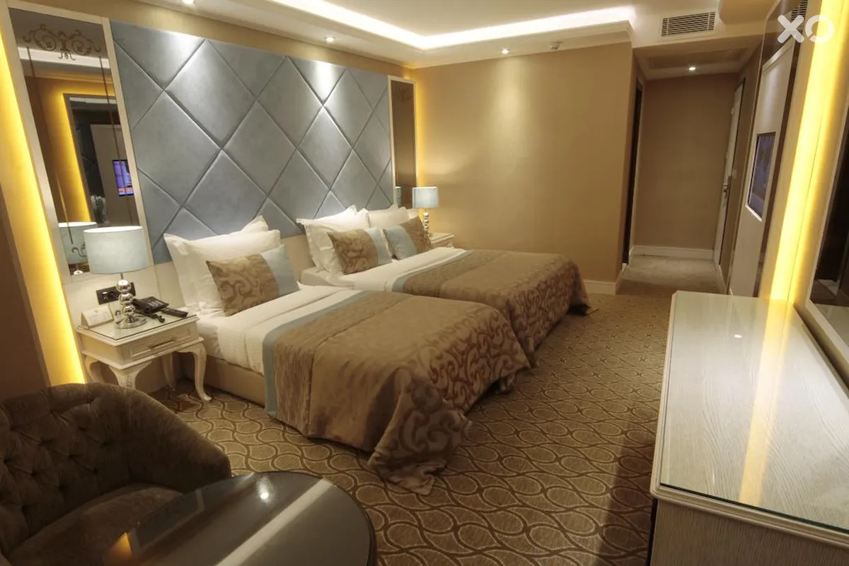 Black Bird Hotel