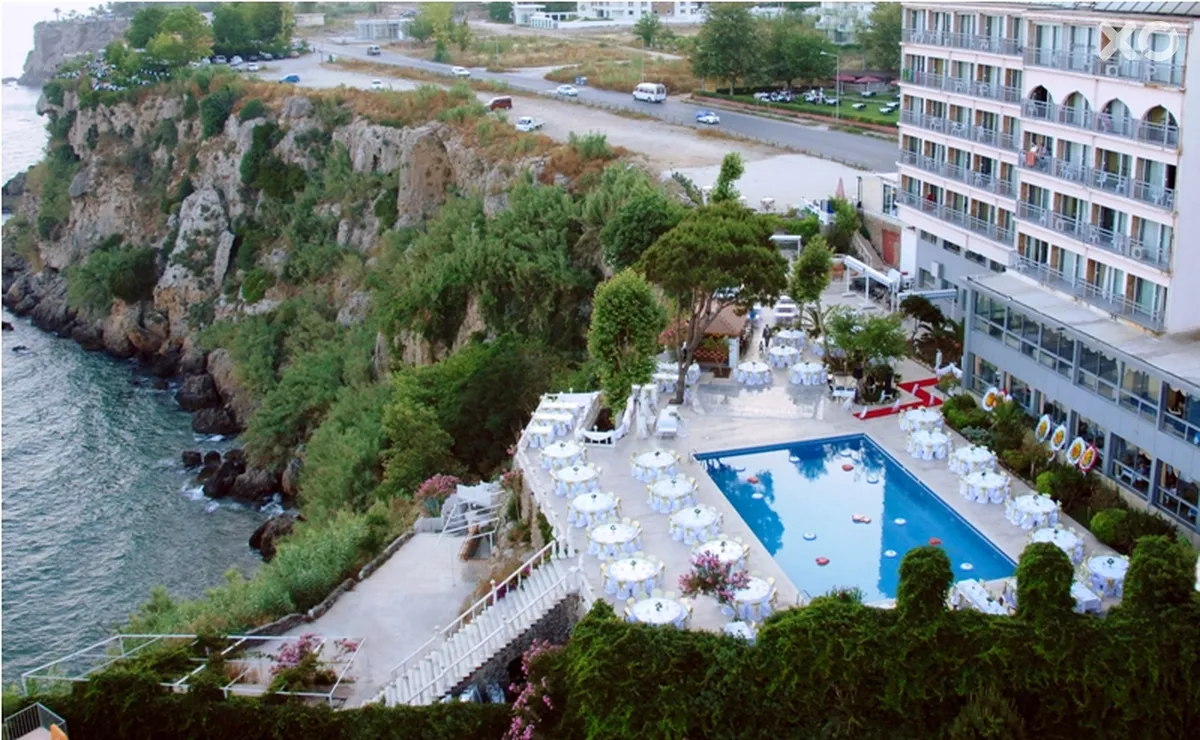 Lara Hotel