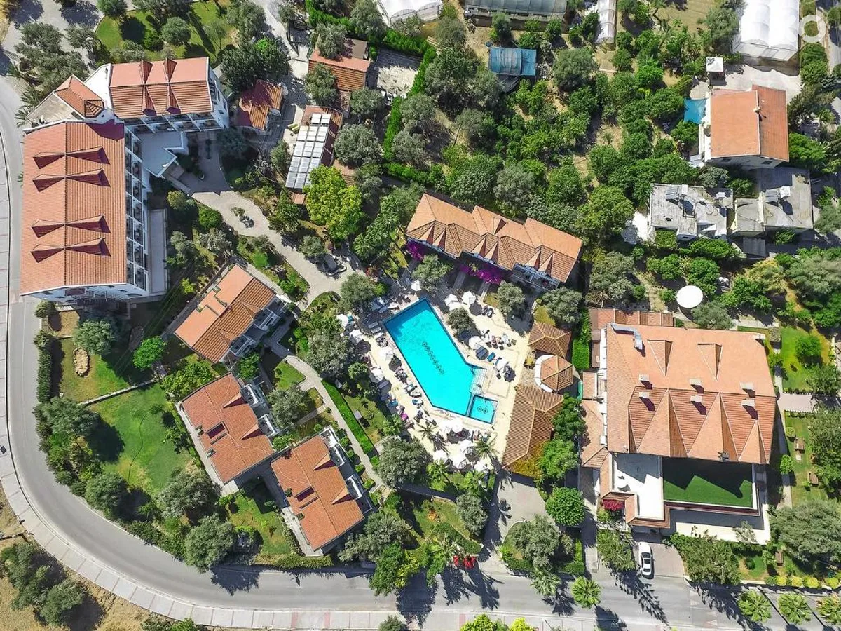 The Ship Inn & Villas