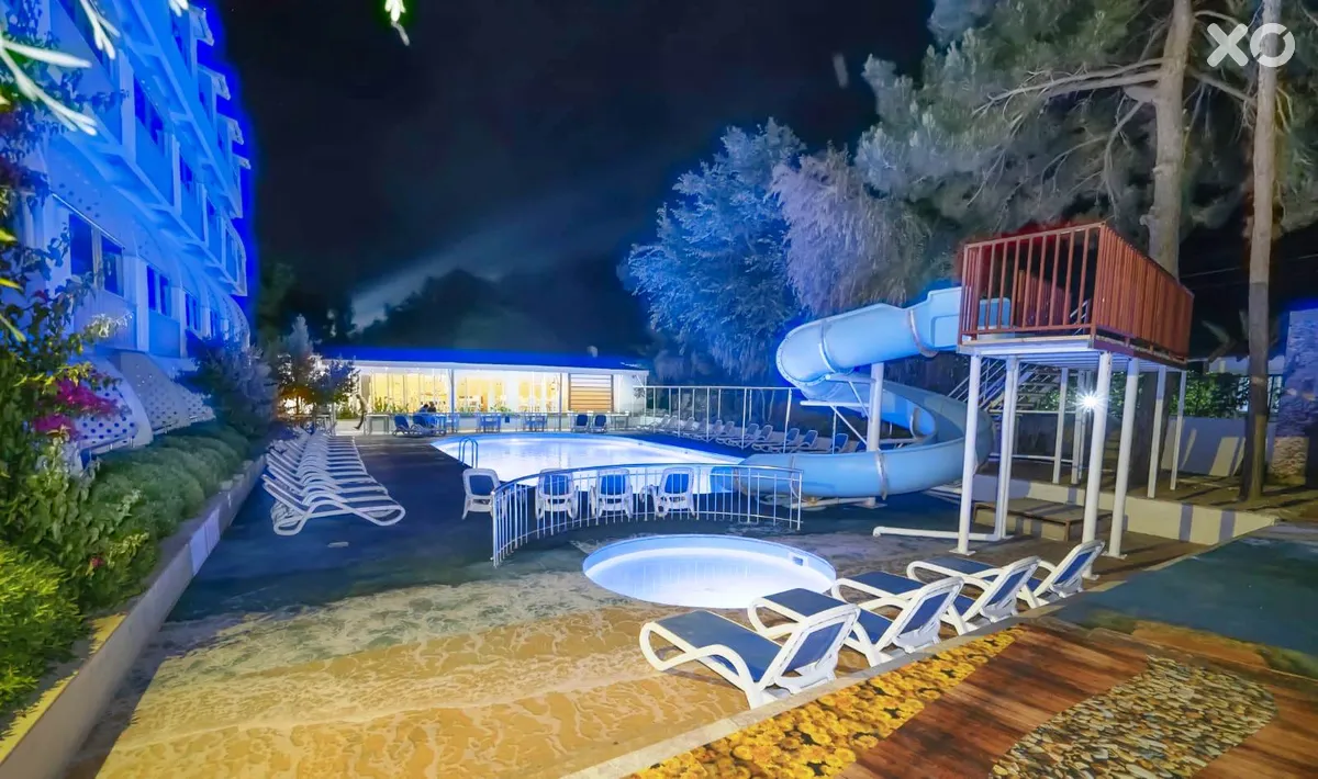 Aperion Beach Hotel