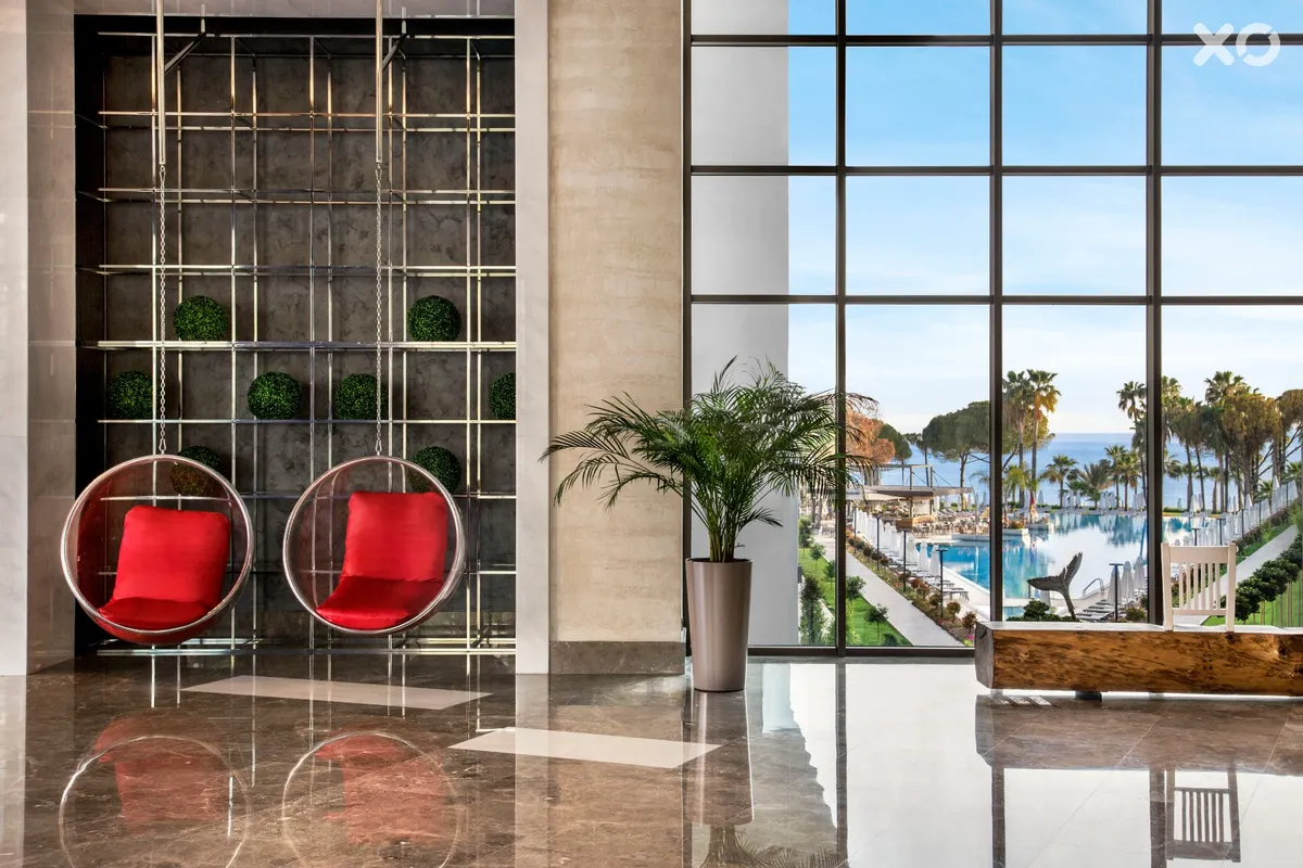 Acanthus Cennet Barut Collection