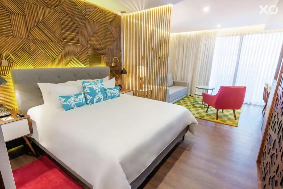 The Fives Downtown Hotel & Residences, Curio Collection by Hilton