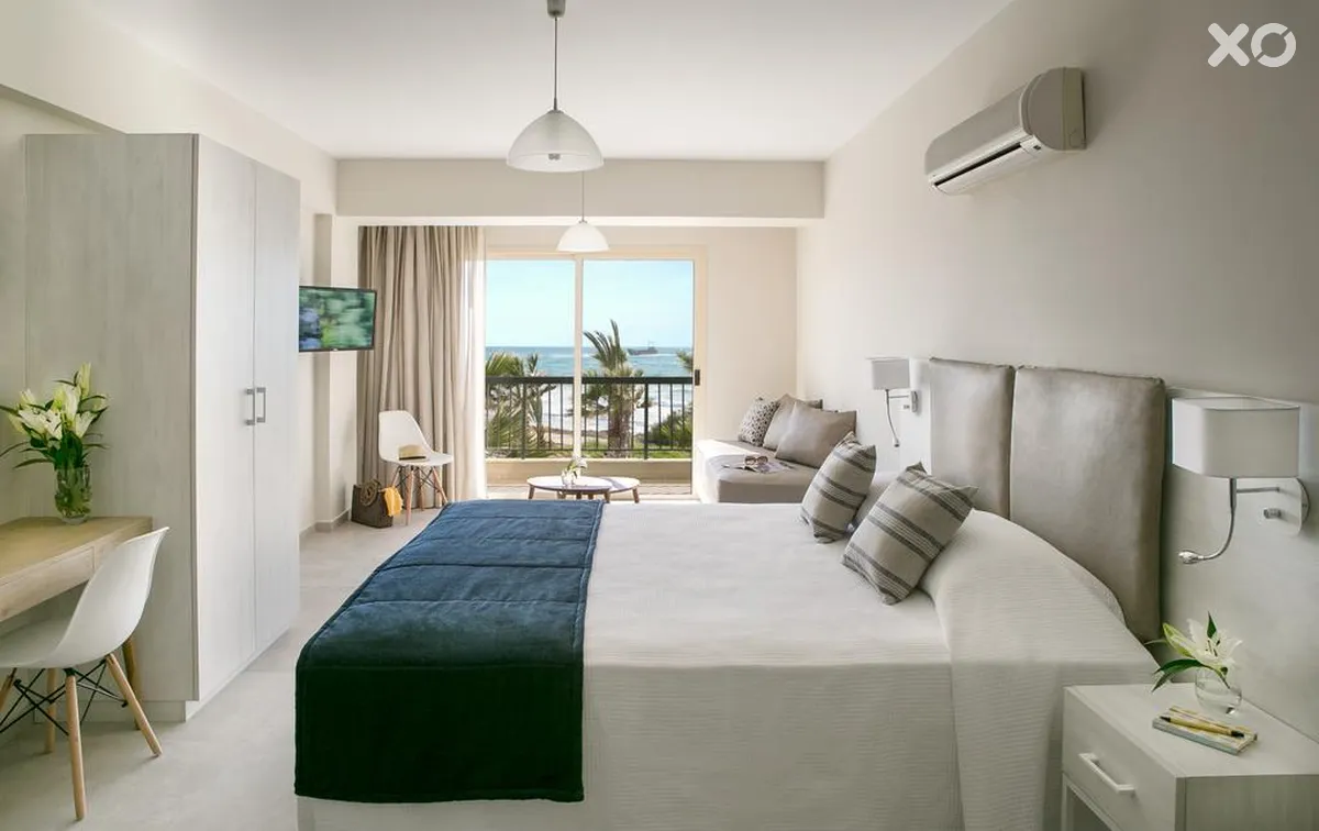Louis Paphos Breeze Hotel