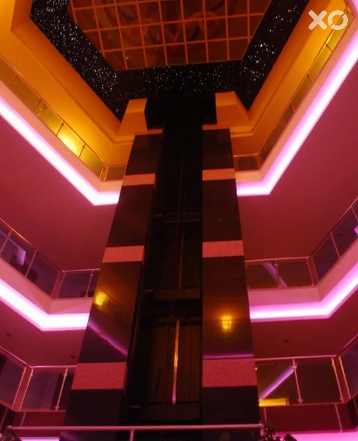 Club Side Coast Hotel